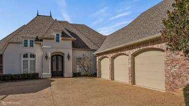 Main picture of 322 Paris Pl