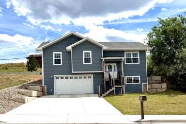 Main picture of 2607 W Saint Patrick St