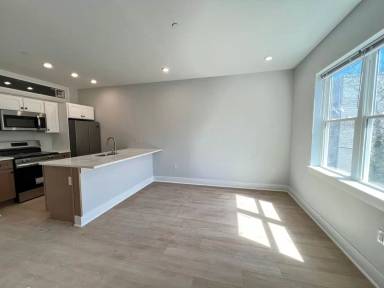 Main picture of 4140 W Girard Ave