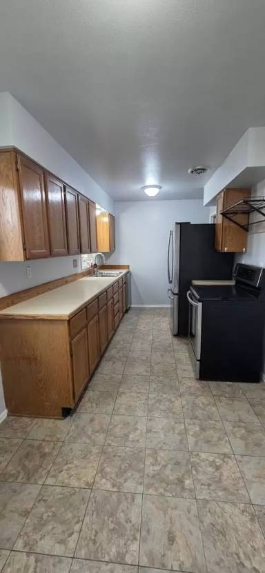Main picture of 3946 E 6th St