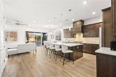 Main picture of 52 Reverie Heights Ave