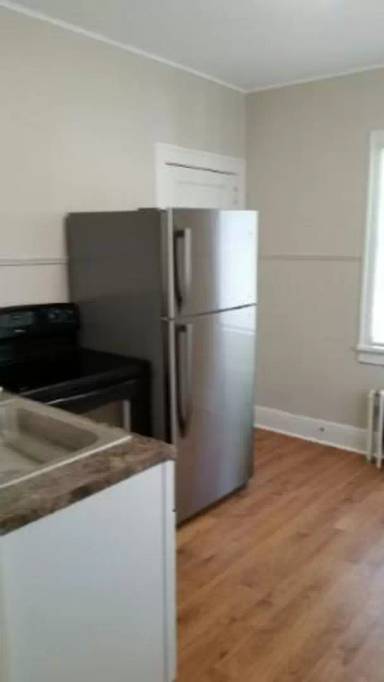 Main picture of 325 Litchfield Ave SE