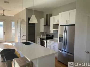 Main picture of 1327 Frenchmen St