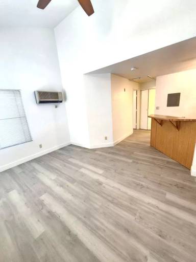 Main picture of 470 Elm Dr