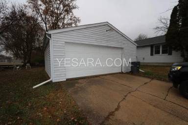 Main picture of 195 Shields St