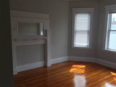 Main picture of 138 Centre St