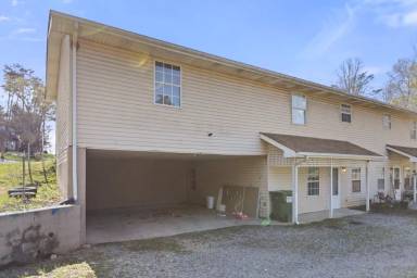 Main picture of 300 Cross Creek Rd