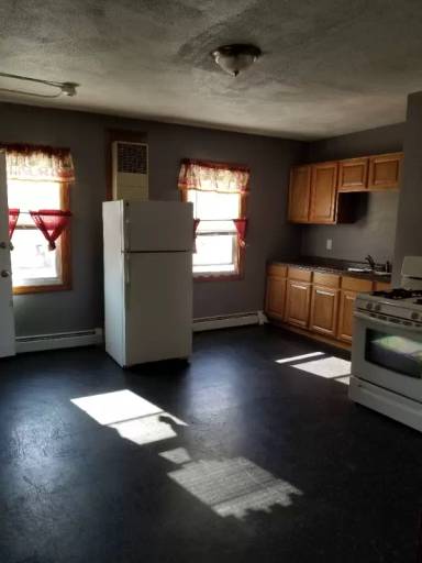 Main picture of 897 Branch Ave