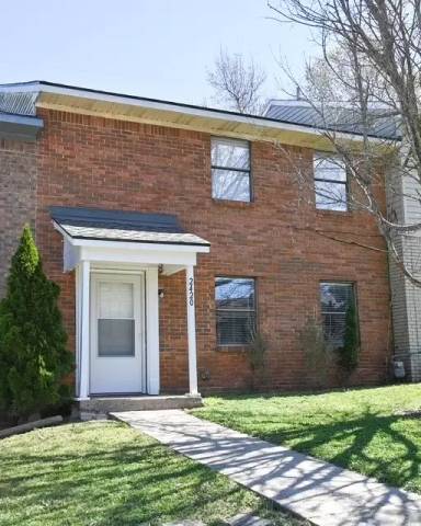 Main picture of 2404 Hampstead Dr