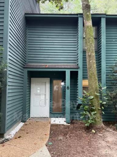 Main picture of 6 Summer Oaks Dr