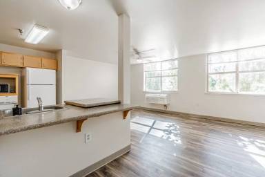 Main picture of 36 NE 147th Ave