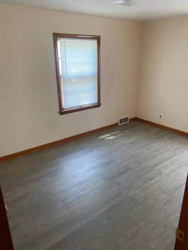 Main picture of 2519 Prial Ave