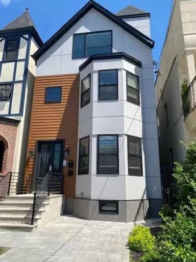 Main picture of 2212 Palisade Ave