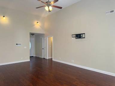 Main picture of 917 Excalibur Dr
