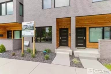 Main picture of 3309 Cochrane St