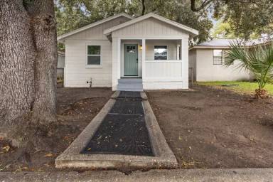 Main picture of 414 Gould St