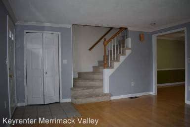 Main picture of 2 Poplar Ln