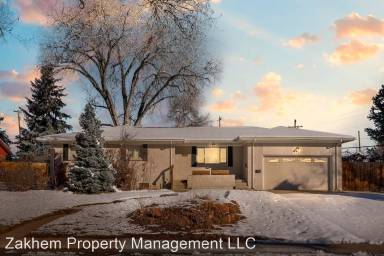 Main picture of 5205 W Ontario Ave