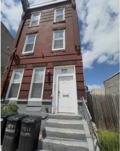 Main picture of 1211 W Cambria St