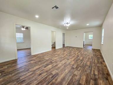 Main picture of 418 N Shawnee Ave