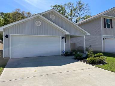 Main picture of 1937 Mary Jo Way