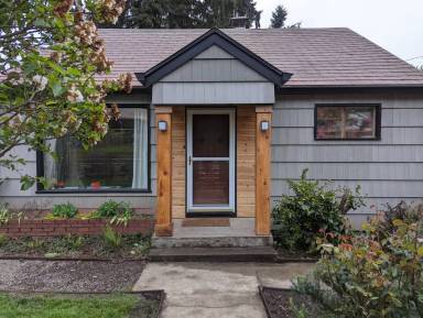 Main picture of 5404 SE Malden Dr