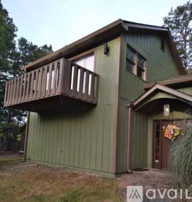 Main picture of 178 Lakeview Cir