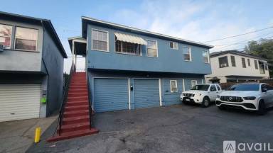 Main picture of 705 W Glenoaks Blvd