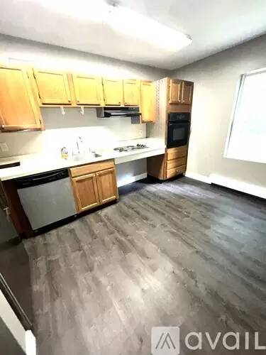 Main picture of 180 Schoosett St