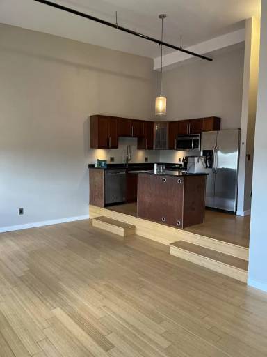 Main picture of 1511 Main St