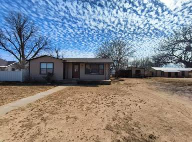 Main picture of 805 7 Ave