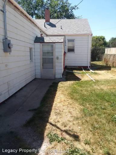 Main picture of 319 Evans Ave