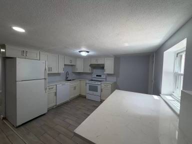 Main picture of 31 Chelsea St