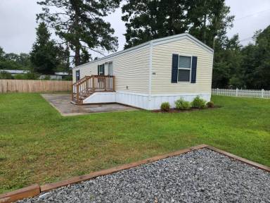 Main picture of 106 Littleton St