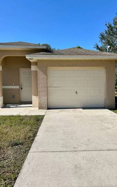 Main picture of 344 Bell Blvd S