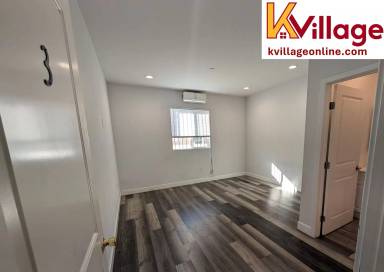 Main picture of 1565 W 36th St