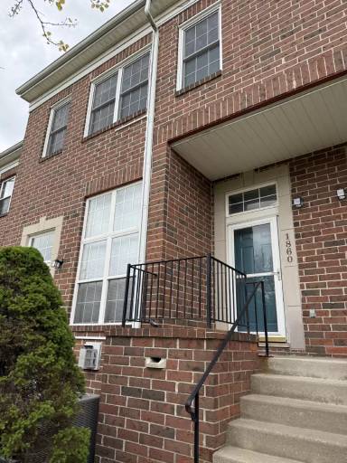 Main picture of 1860 Lindsay Ln