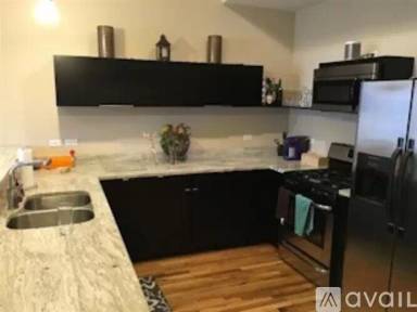 Main picture of 2157 N Damen