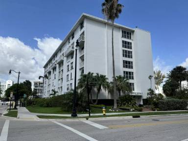 Main picture of 17800 Atlantic Blvd