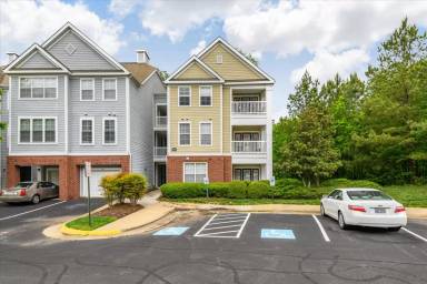 Main picture of 604 Bristol Village Dr