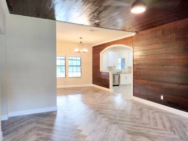 Main picture of 135 Harvard Ter