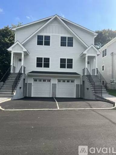 Main picture of 135 Adelphi Ave