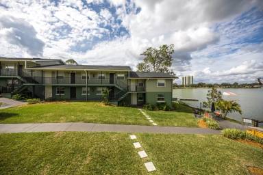Main picture of 207 S Lake Silver Dr NW