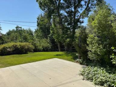 Main picture of 1825 Mariposa Blvd