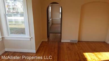 Main picture of 430 N Ashland Ave