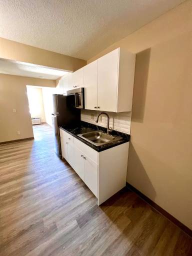 Main picture of 519 Village Dr