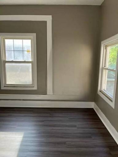 Main picture of 515 W Broadway