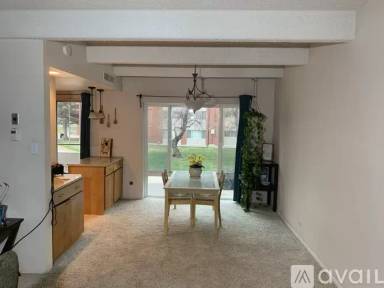 Main picture of Wellington Square Condominiums