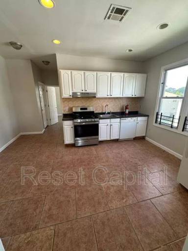 Main picture of 23 Hobson St