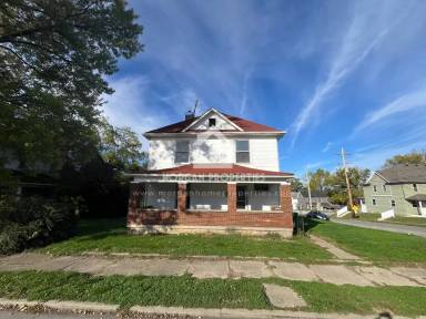 Main picture of 225 N 10th St